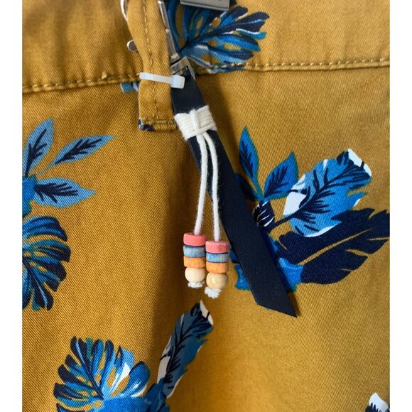 DENIM & FLOWER Ricky Singh Gold + Blue Hibiscus Print Men's Shorts NWOT Size 38 - Picture 4 of 8